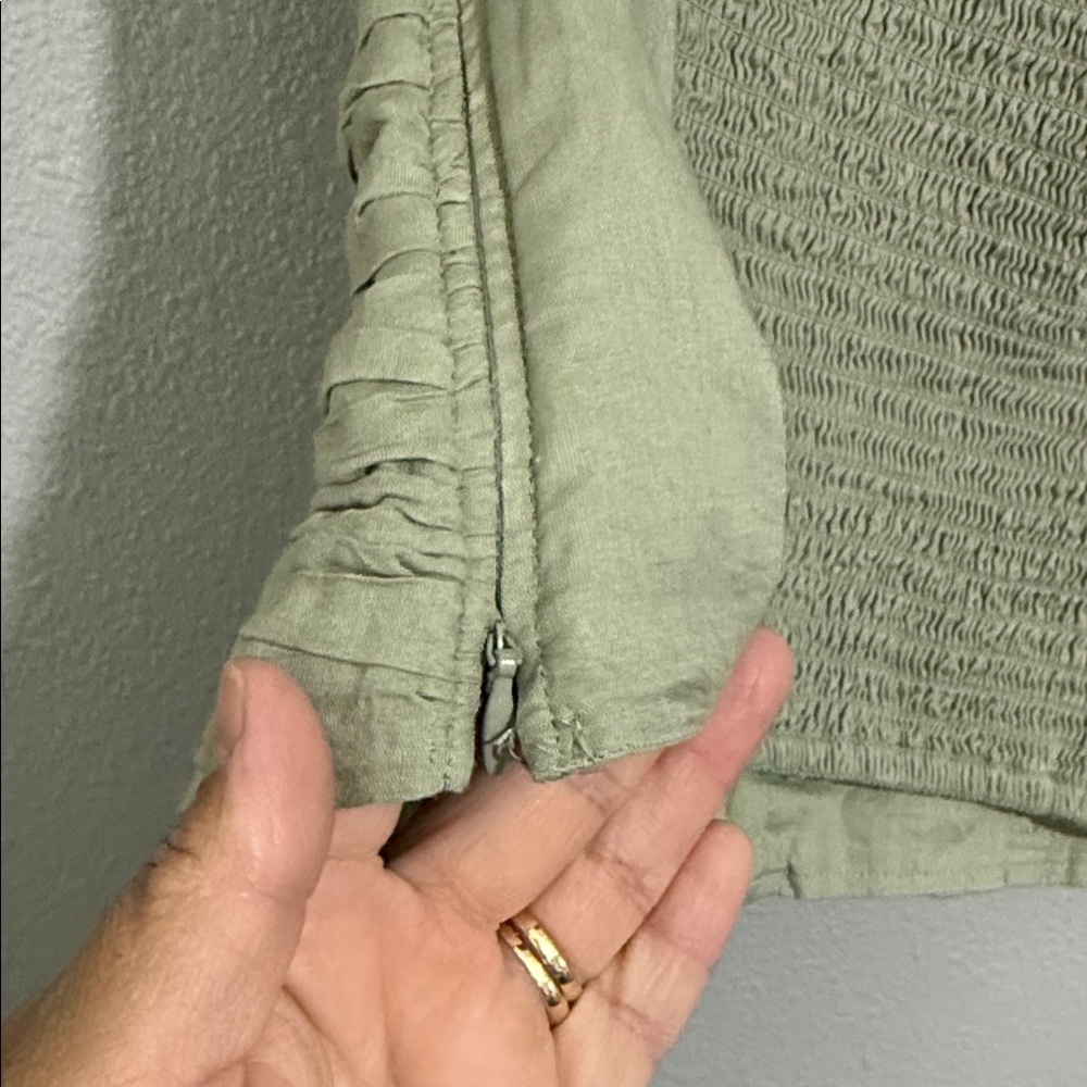 Abercrombie & Fitch Ruched Olive Blouse - Picture 5 of 13